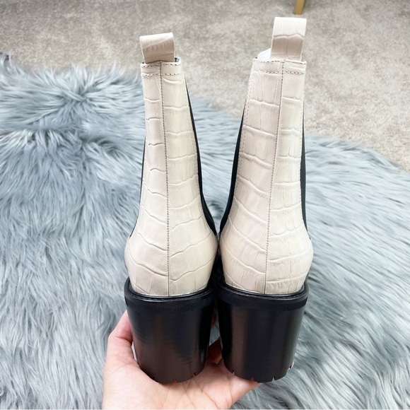 New Seychelles FarFetched Leather Chelsea Lug Boots in Cream - Picture 4 of 9